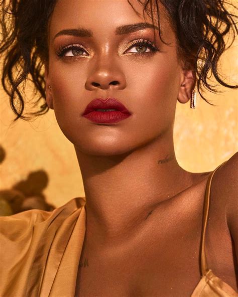 rihanna fenty makeup.